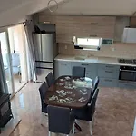 Mislav Apartment *